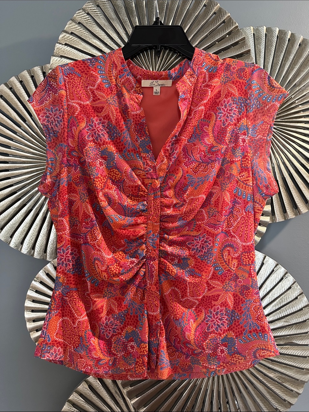 Sleeveless Ruched Button-Front Floral Blouse - Red/Pink